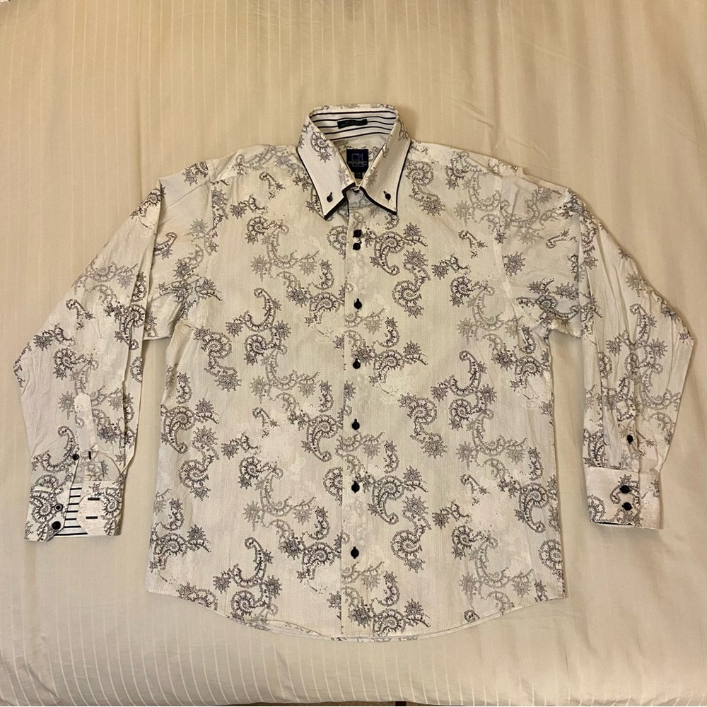Parc 81 B&W embroidered 2-button long sleeve sz L 16 1/2
